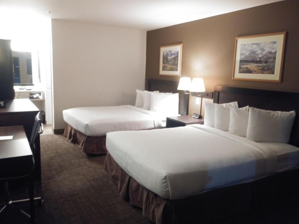 Queen Room with Two Queen Beds interior